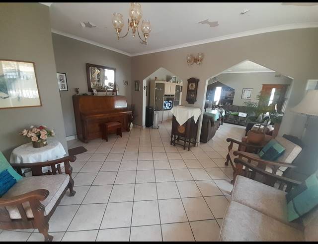 4 BEDROOM HOUSE FOR SALE IN RUSTENBURG CENTRAL